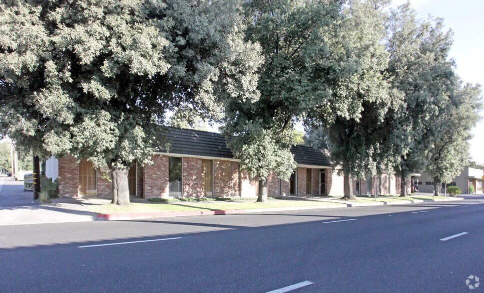 More Photos Of 1421 K St, Modesto Office For Lease