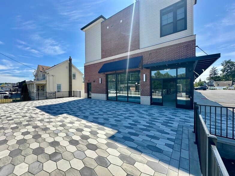 More Photos Of 57 Hamburg Tpke, Riverdale Restaurant For Lease