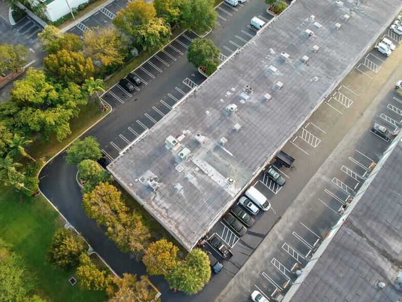 More Photos Of 14000-14046 NW 82nd Ave, Miami Lakes Light Distribution For Sale