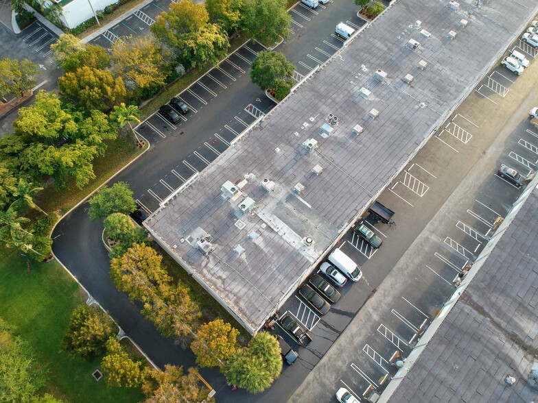 More Photos Of 14000-14046 NW 82nd Ave, Miami Lakes Light Distribution For Lease
