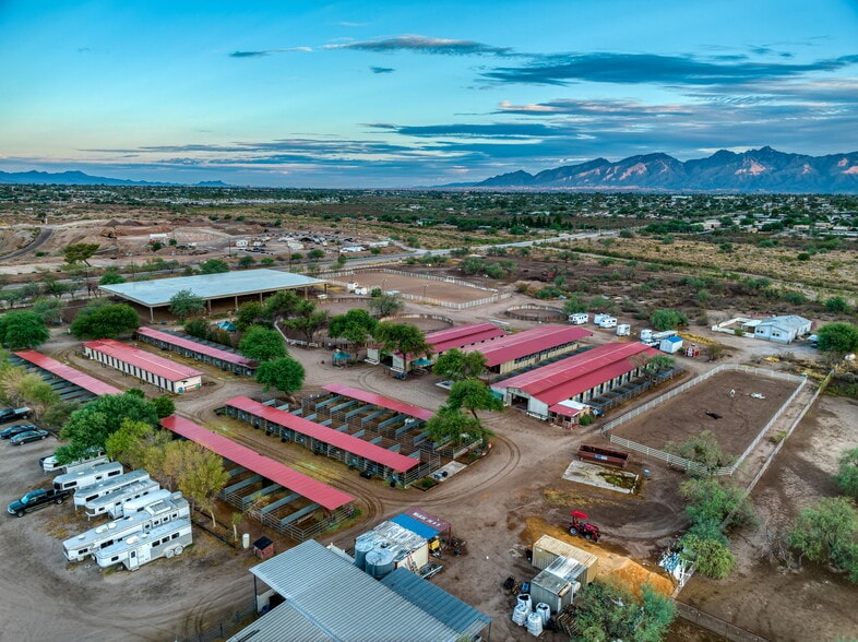 More Photos Of 9525 E Graf Ln, Tucson Horse Stables For Sale