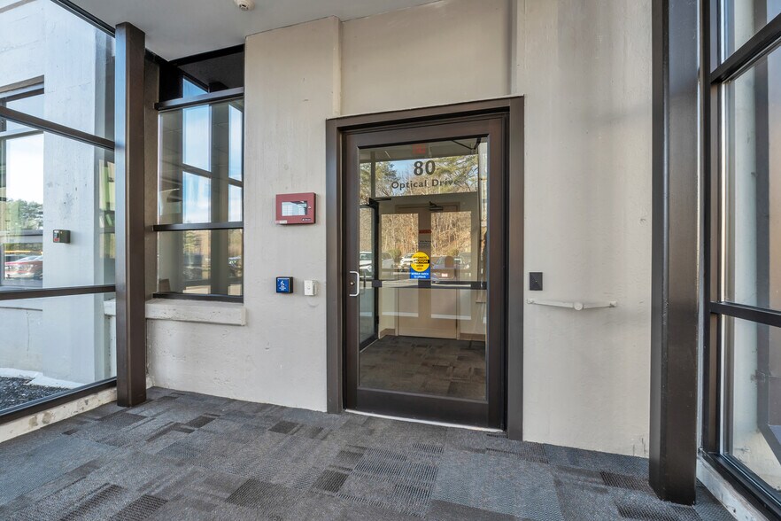 More Photos Of 80 Optical Dr, Southbridge Flex For Lease