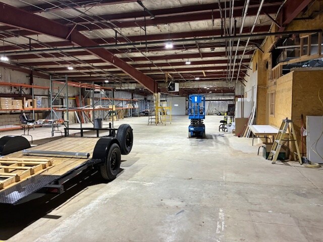 More Photos Of 16555 W Cleveland Ave, New Berlin Manufacturing For Lease