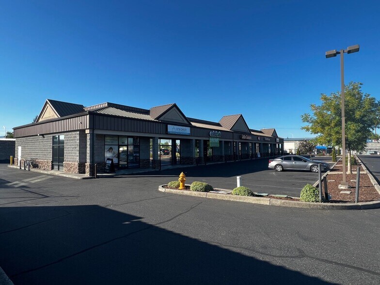 More Photos Of 8336 Highway 62 Hwy, White City Storefront Retail Office For Lease