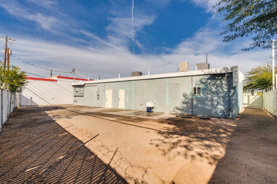 More Photos Of 6470 E 22nd St, Tucson Freestanding For Sale