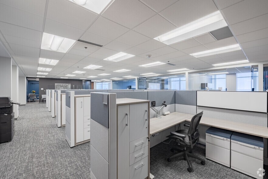 More Photos Of 755 W Big Beaver Rd, Troy Coworking Space