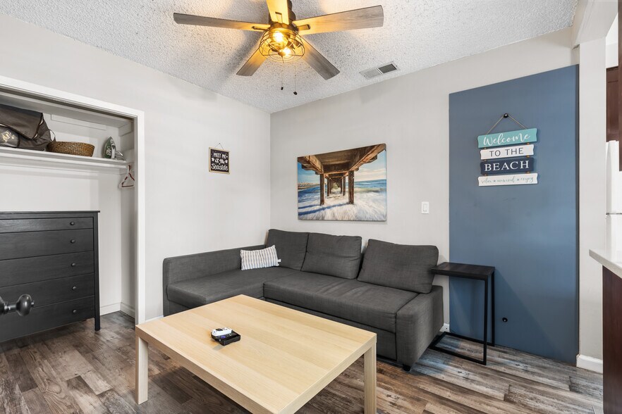 More Photos Of 4837 Castle Ave, San Diego Apartments For Sale