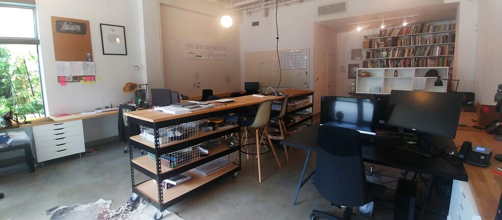 More Photos Of 2401 E 6th St, Austin Loft Creative Space For Lease