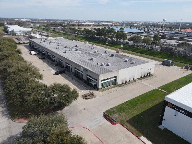 More Photos Of 13805 West Rd, Houston Light Manufacturing For Lease