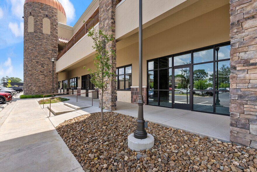 More Photos Of 2235 Dave Ward Dr, Conway Storefront Retail Office For Lease