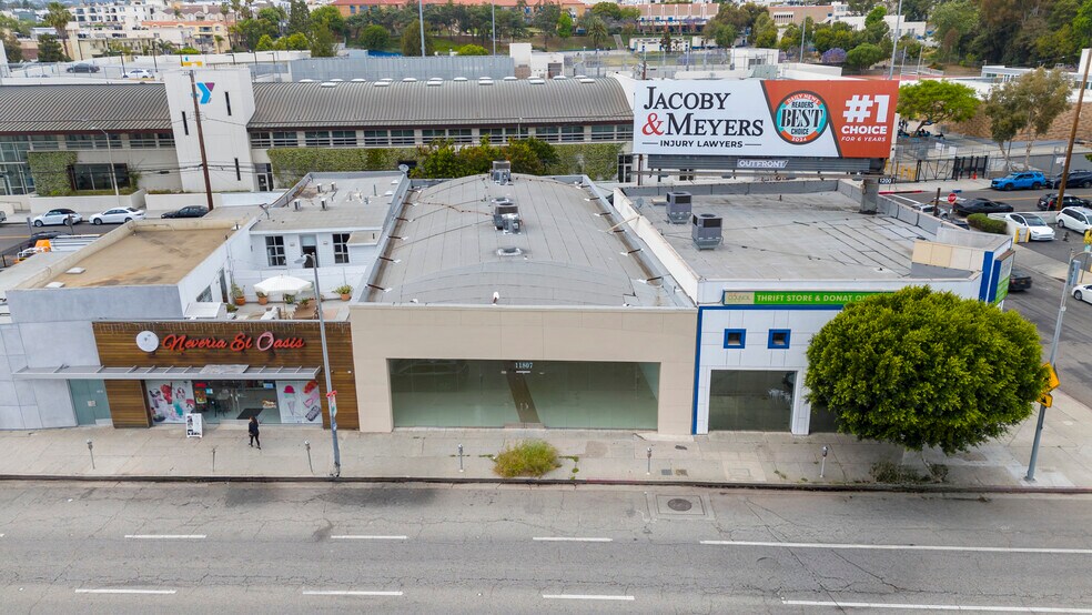 More Photos Of 11807 Santa Monica Blvd, Los Angeles Storefront For Lease