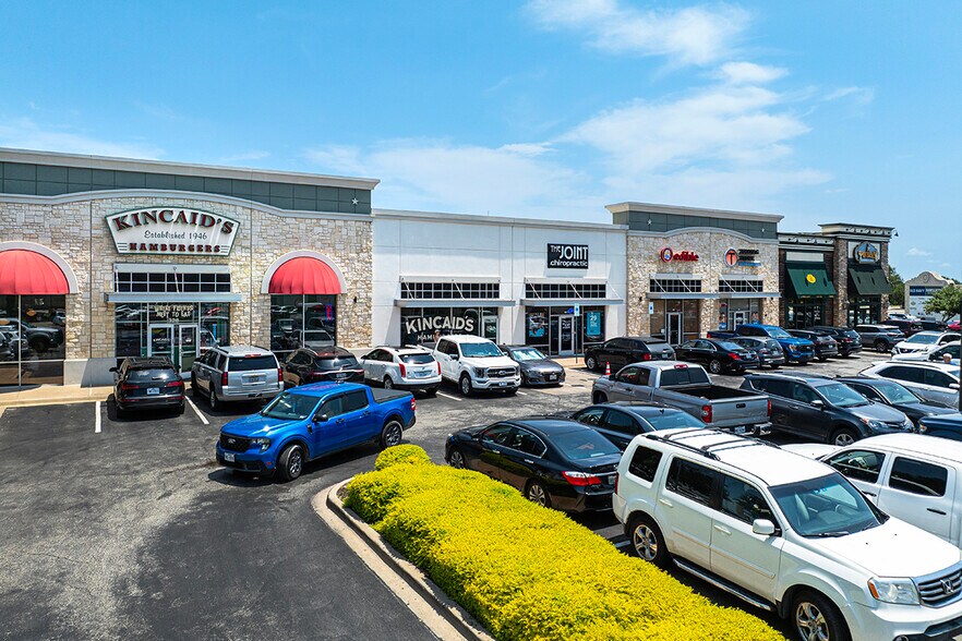 More Photos Of 5000 S Hulen St, Fort Worth Unknown For Lease