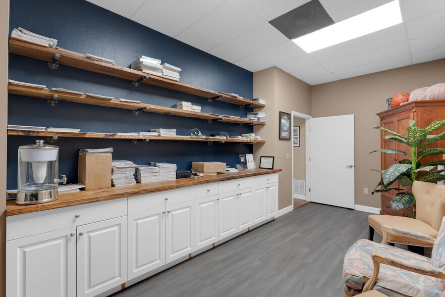 More Photos Of 851 Sunshine Ln, Altamonte Springs Industrial For Sale