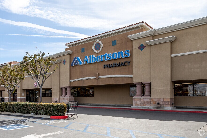More Photos Of 130-330 W Foothill Pky, Corona Unknown For Lease