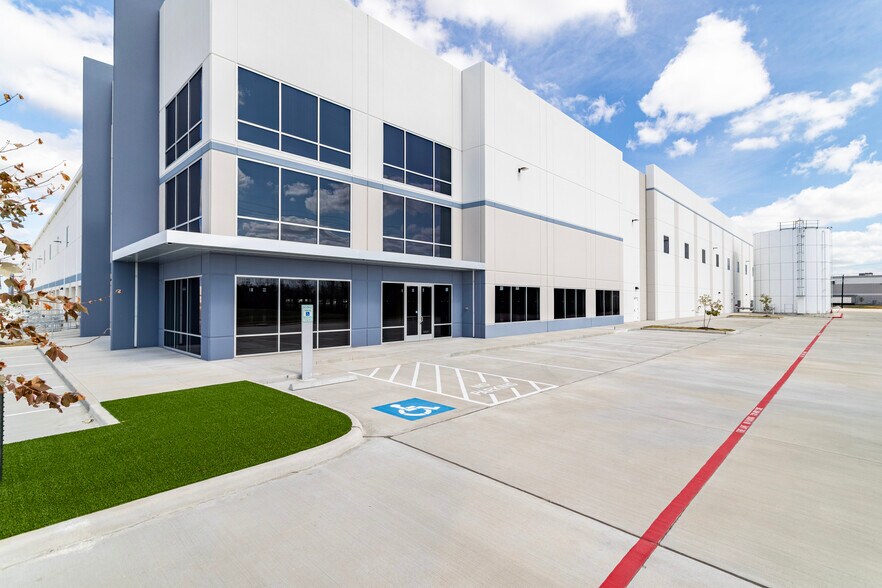 More Photos Of 3005 Highway 225, Pasadena Unknown For Lease