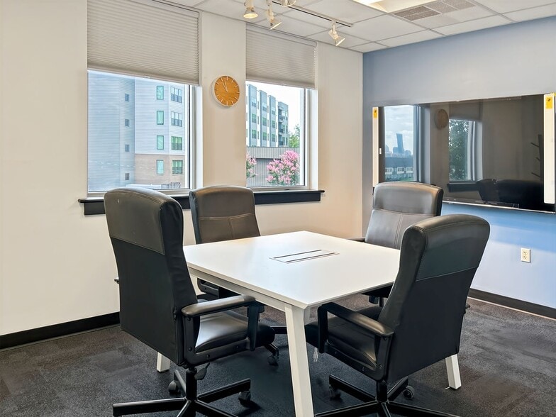 More Photos Of 2303 W Morehead St, Charlotte Coworking Space