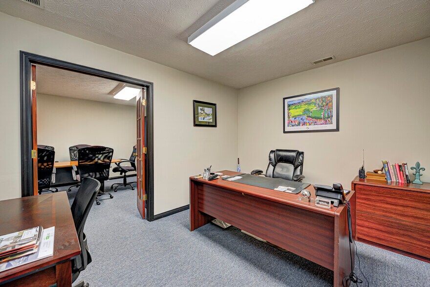 More Photos Of 4582 Northwest Plaza West Dr, Zionsville Office For Lease