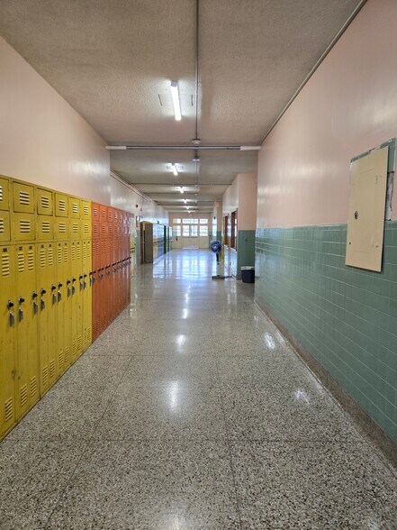 More Photos Of 55 Turner Ave, Riverside Schools For Lease