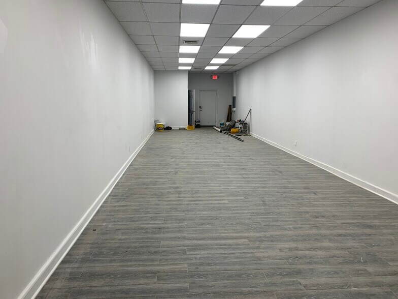 More Photos Of 122-129 Middle Neck Rd, Great Neck Storefront For Lease