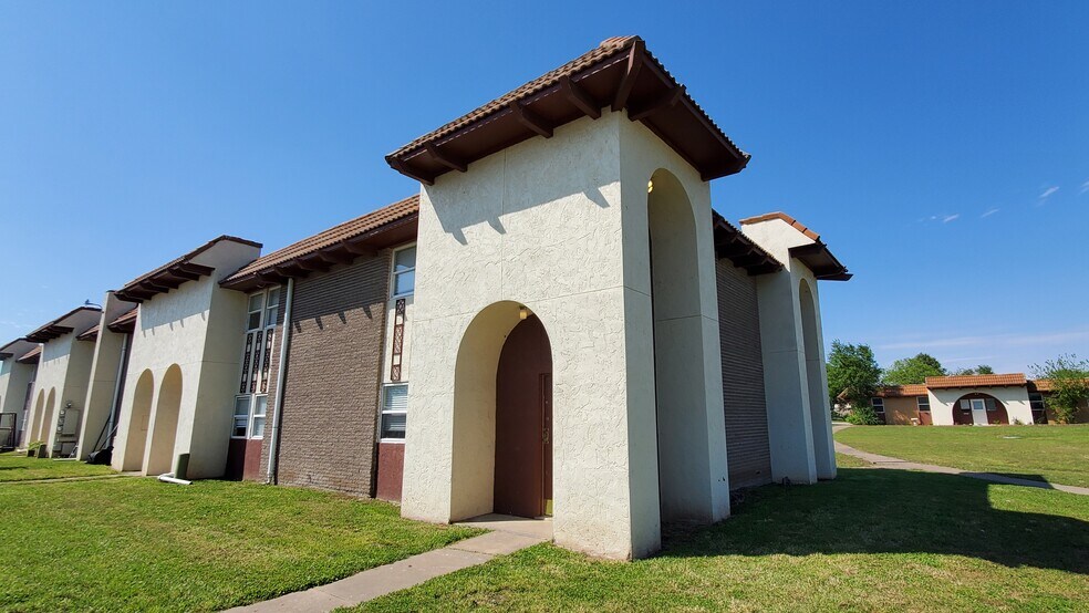 More Photos Of 1428 S Little Ave, Cushing Apartments For Sale