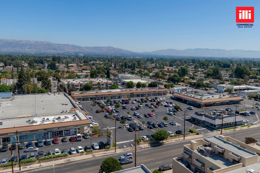 More Photos Of 20111-20149 Saticoy St, Winnetka Storefront For Lease