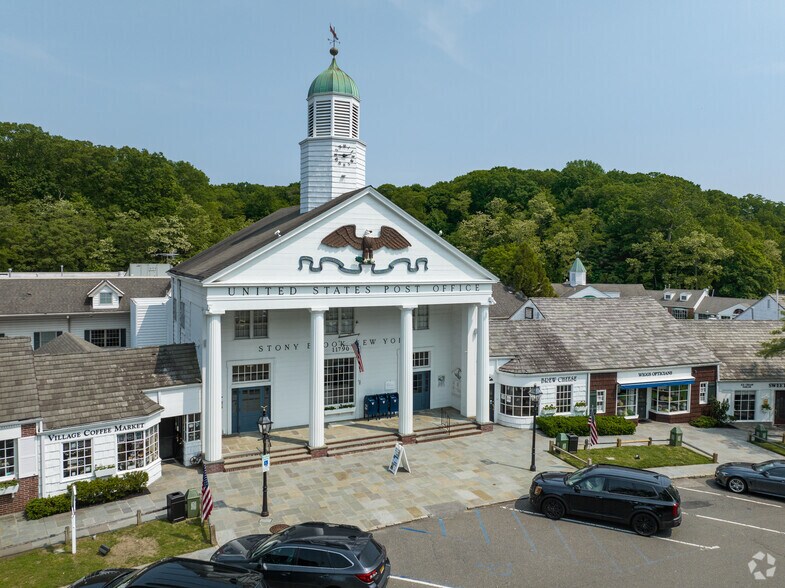 More Photos Of 97-147 Main St, Stony Brook Unknown For Lease