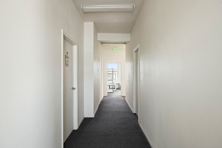 More Photos Of 2 N Main St, Lodi Storefront Retail Office For Sale