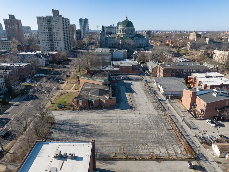 More Photos Of 4359 Lindell Blvd, Saint Louis Office For Sale