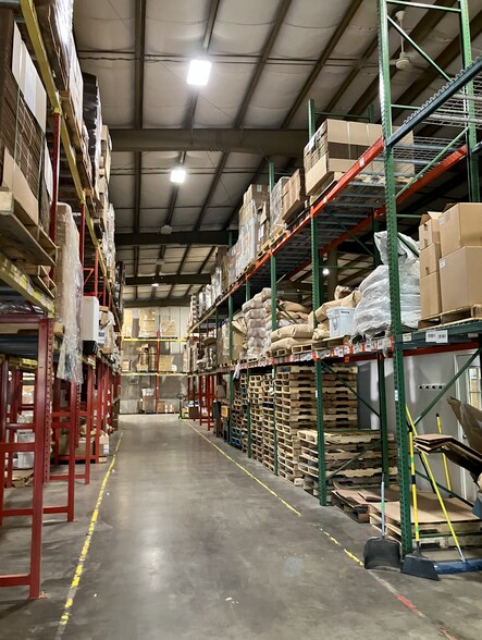 More Photos Of 271 Upper North Rd, Highland Warehouse For Sale