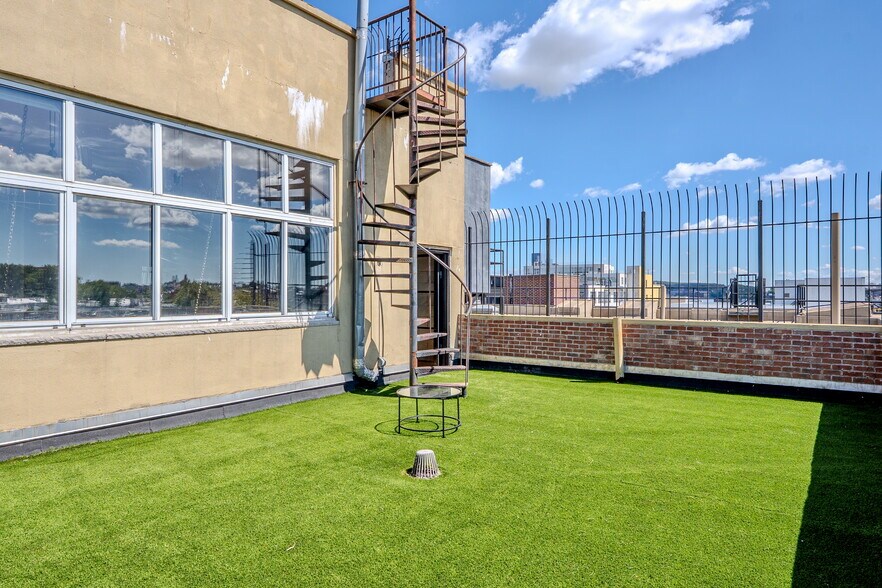 More Photos Of 231 Norman Ave, Brooklyn Apartments For Lease