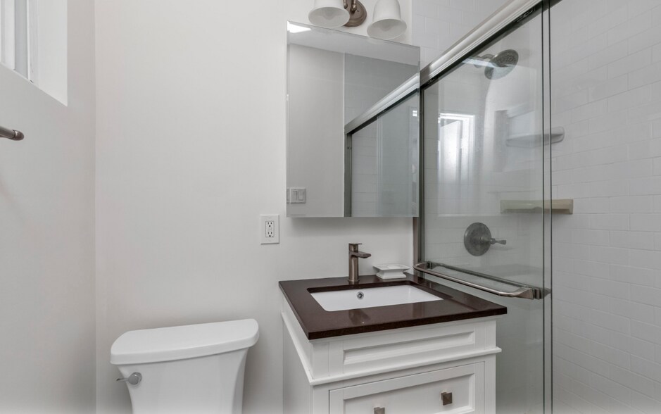 More Photos Of 2461 Merrick Ave, Merrick Medical For Sale