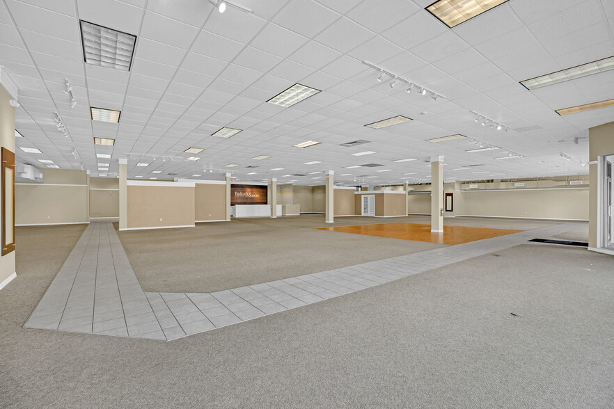 More Photos Of 1610 US Highway 1, Vero Beach Freestanding For Lease