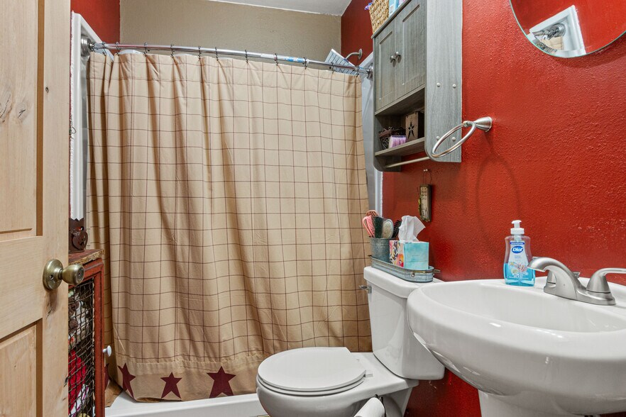 More Photos Of N4183 4th Ave, Hancock Bar For Sale