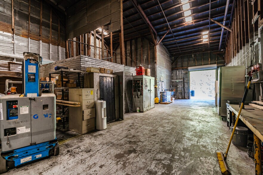 More Photos Of 401 Hardy Ave, Corsicana Warehouse For Lease