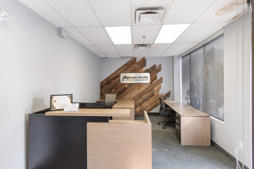 More Photos Of 588 Edward Ave, Richmond Hill Light Distribution For Sale