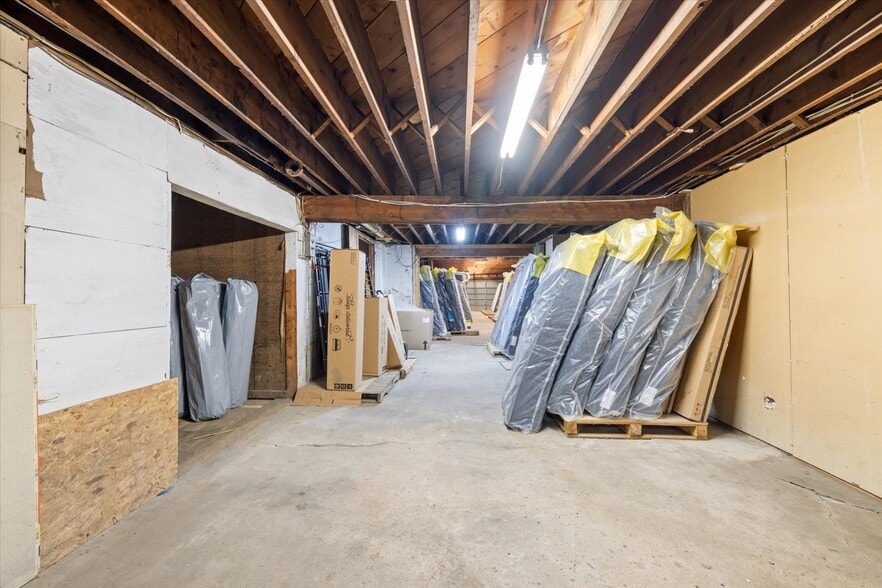 More Photos Of 816 NW 4th St, Grand Rapids General Retail For Sale