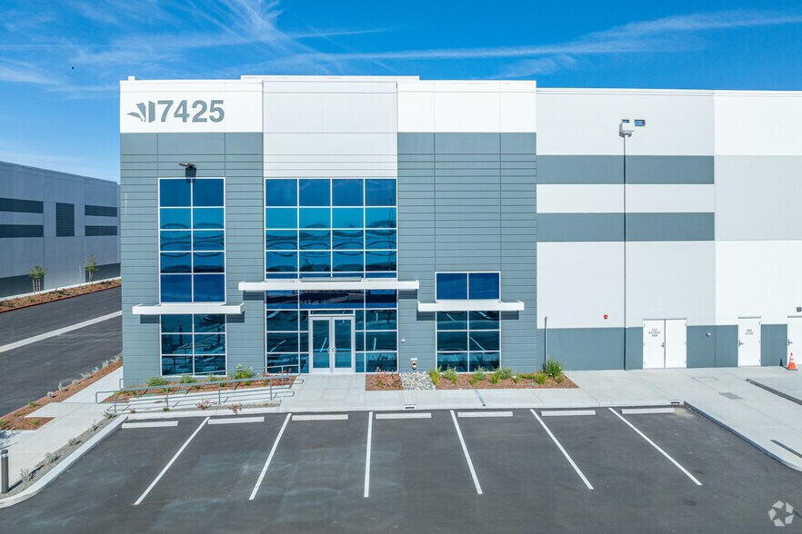 More Photos Of 7425 Lone Tree Rd, Sacramento Distribution For Lease
