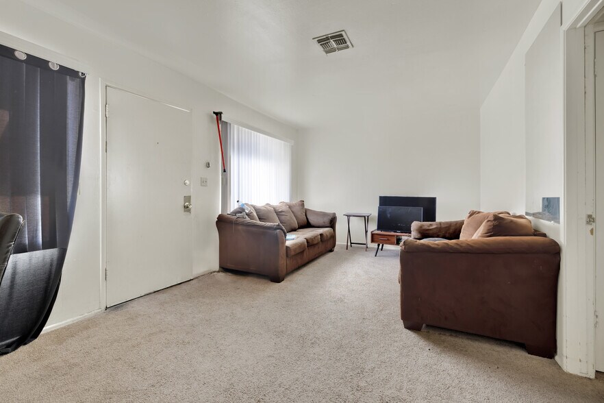 More Photos Of 601 E Rice St, Blythe Apartments For Sale