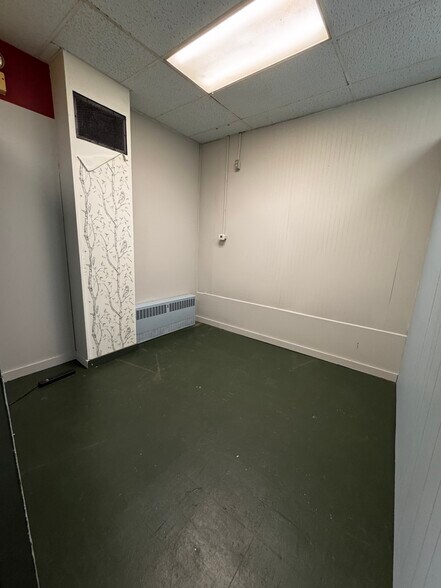 More Photos Of 216 E 3rd St, Winona General Retail For Lease