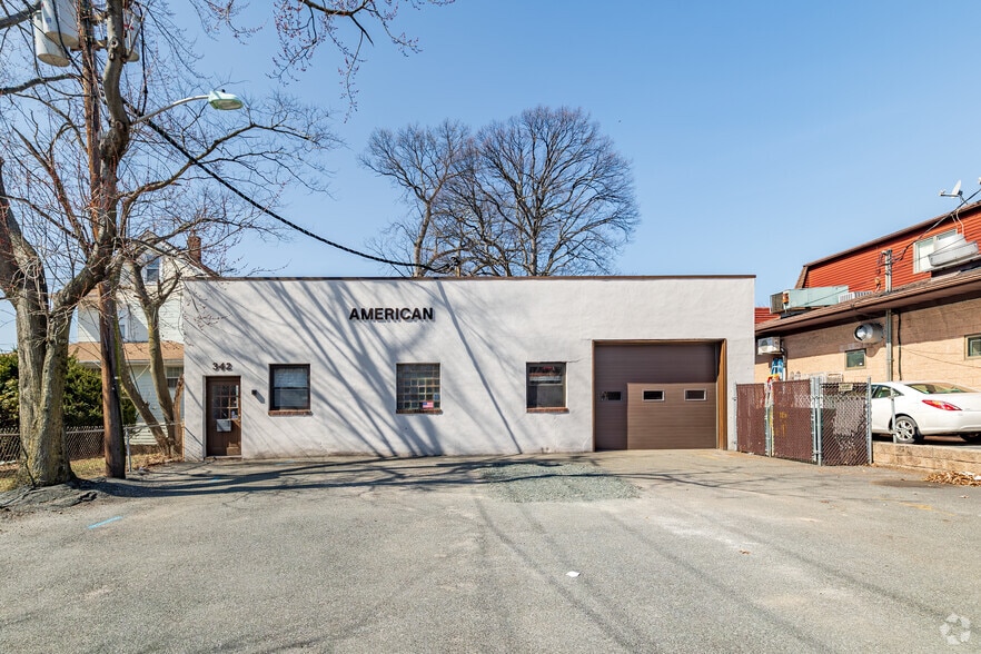 More Photos Of 342 Lincoln Ave, Hawthorne Warehouse For Lease