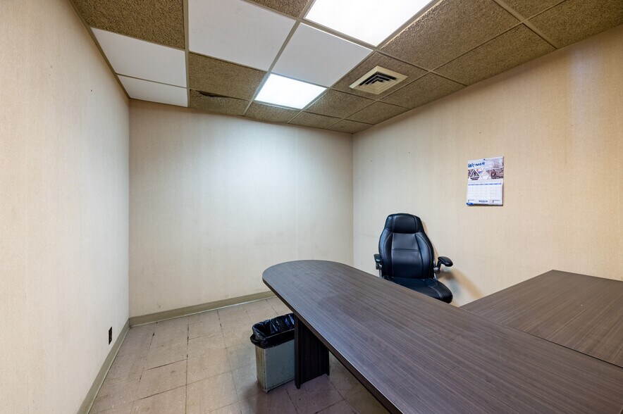 More Photos Of 714 Braddock View Dr, Mount Braddock Warehouse For Lease