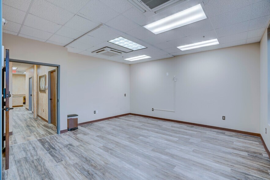 More Photos Of 7711 San Jacinto Pl, Plano Medical For Lease