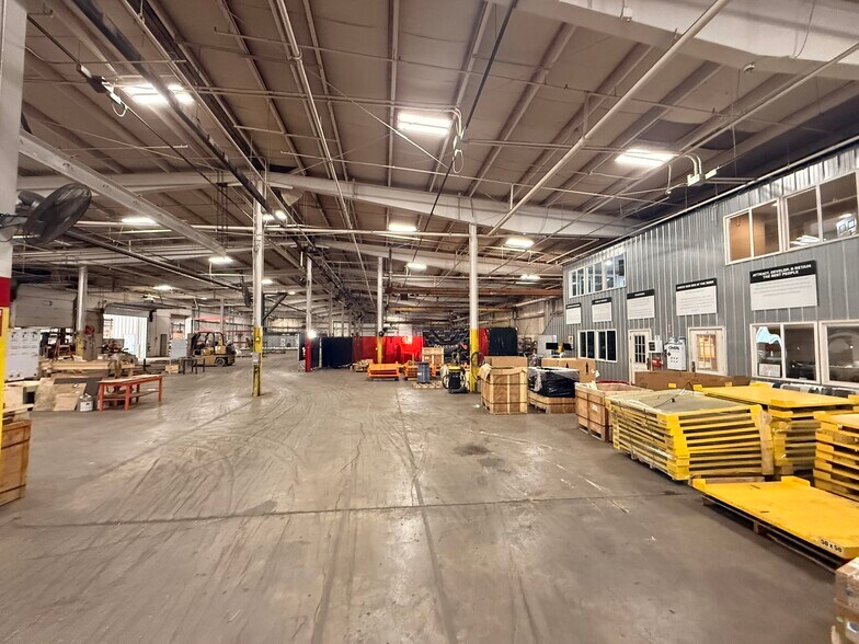 More Photos Of 211 Province St, Franklin Manufacturing For Lease