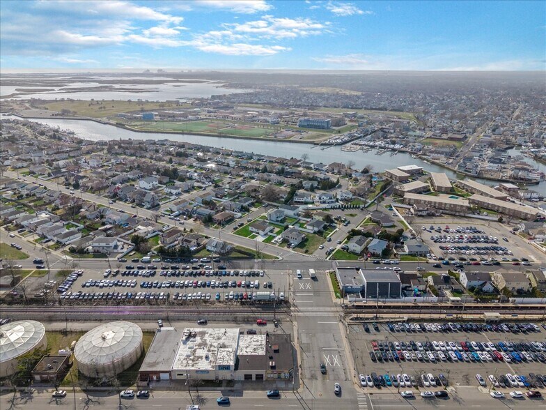 More Photos Of 3180 Lawson Blvd, Oceanside Storefront For Sale