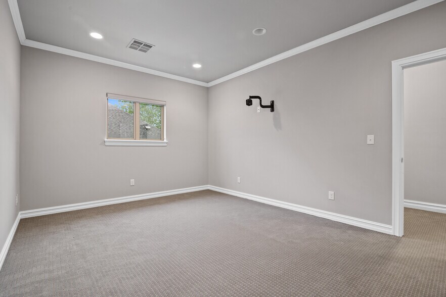 More Photos Of 6281 E 120th Ct, Tulsa Medical For Lease