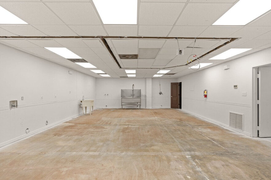 More Photos Of 90 Mary Esther Blvd, Mary Esther Freestanding For Lease