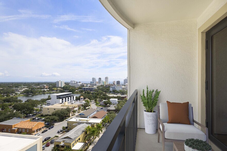 More Photos Of 855 Central Ave, Saint Petersburg Apartments For Lease