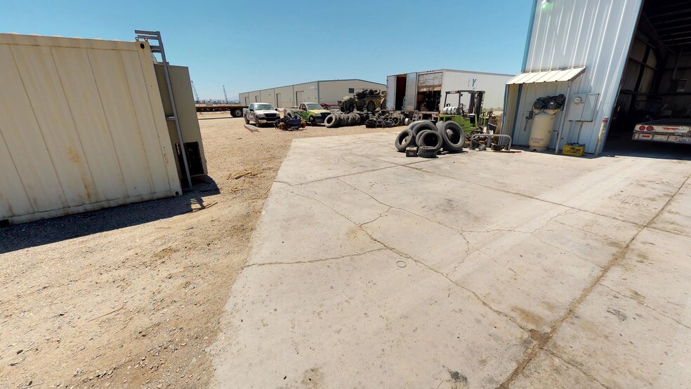 More Photos Of 9253 Cassia Rd, Adelanto Warehouse For Lease