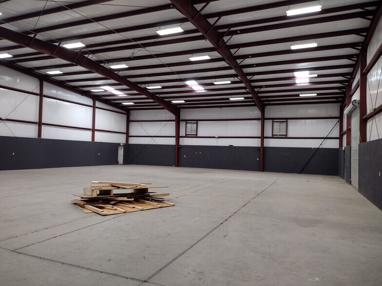 More Photos Of 4211 Jvl Industrial Park Dr, Marietta Warehouse For Lease