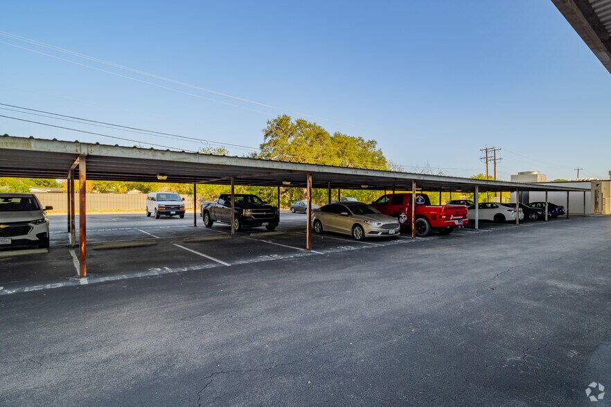 More Photos Of 8700 Tesoro Dr, San Antonio Unknown For Lease